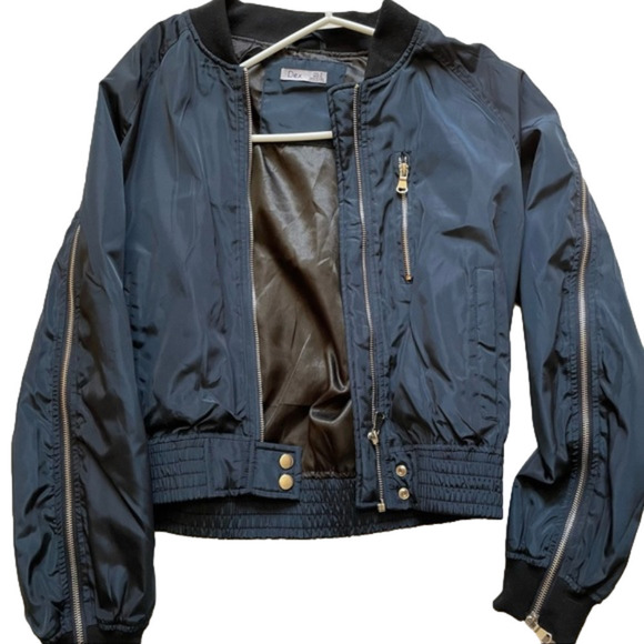 DEX, Bomber style jacket, with zipper detail down arms, unique vibe.. Size M - Picture 2 of 11